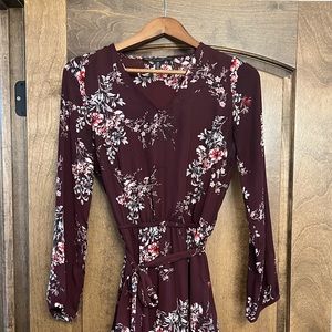 White House Black Market Casual Burgundy Floral Dress Sz 00